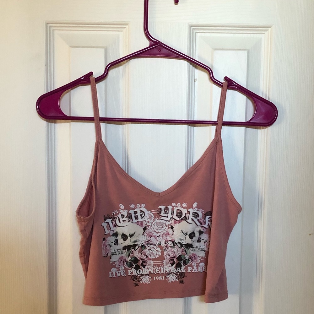 ✨4 for $25✨ pink crop top